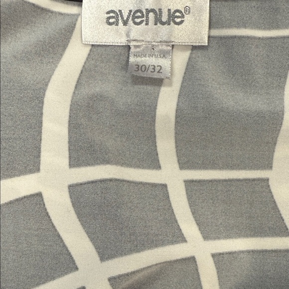 Avenue SZ30 Black and White Geometric Midi Dress - Picture 2 of 2